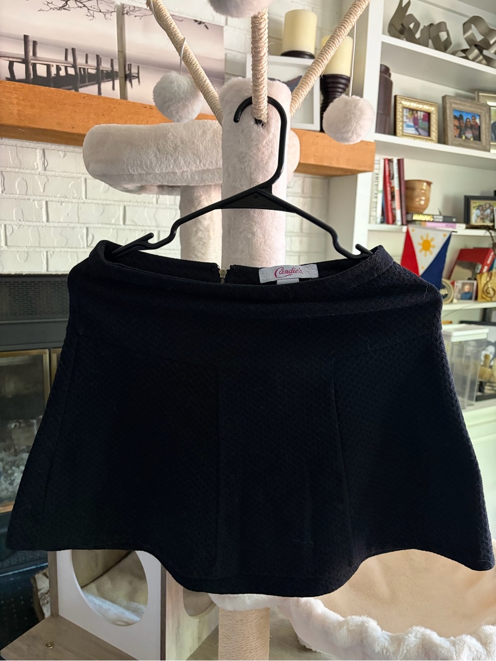 Size 3 Black Textured A-Line Mini Skirt